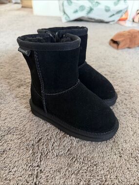 Toddler bear paw boots